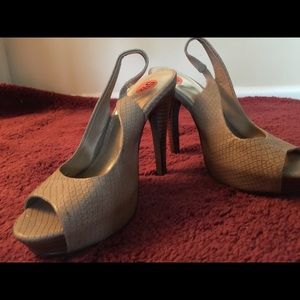 NWOT Jessica Simpson size 5.5 slingback heel
